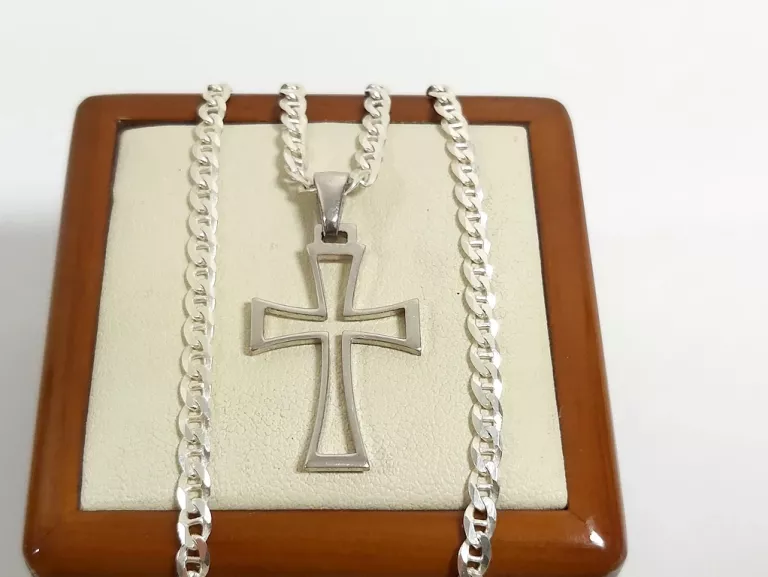 SREBRNY ŁAŃCUSZEK 45CM SPLOT GUCCI Z KRZYŻEM