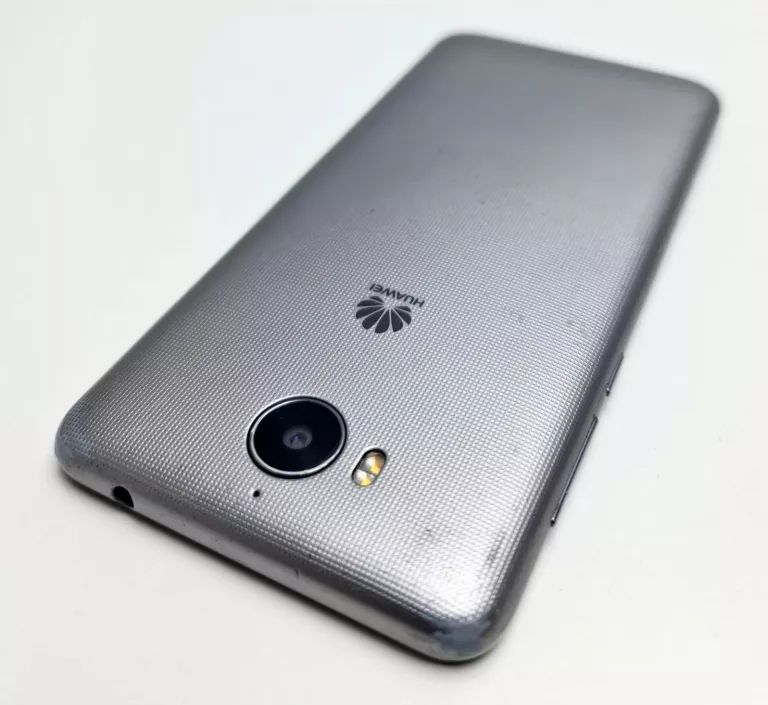 SMARTFON HUAWEI Y6 2017 2 GB/16 GB