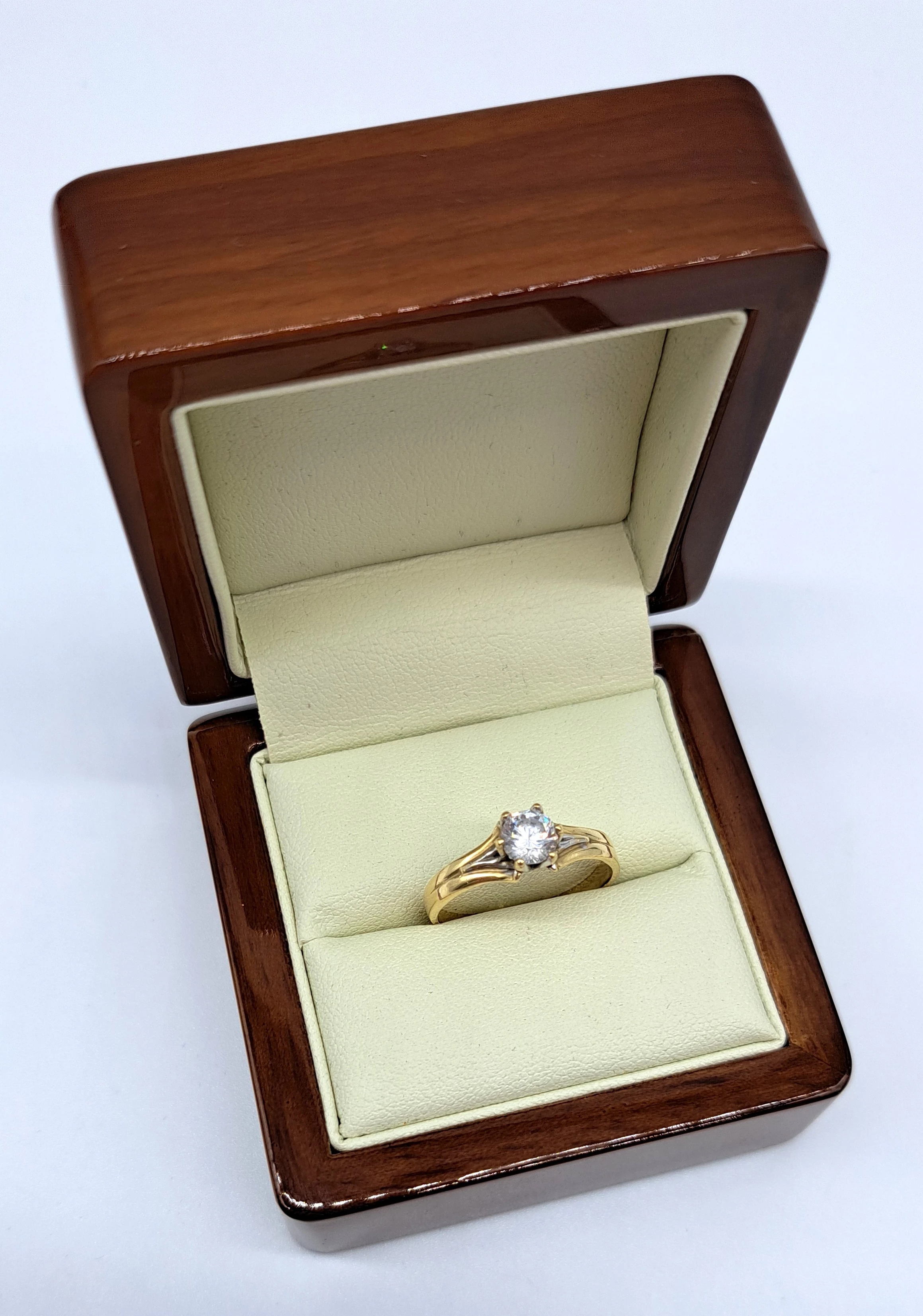 wyrob-jubilerski-uzywany-zloty-pierscionek-585-239g-bankowa-16e-police