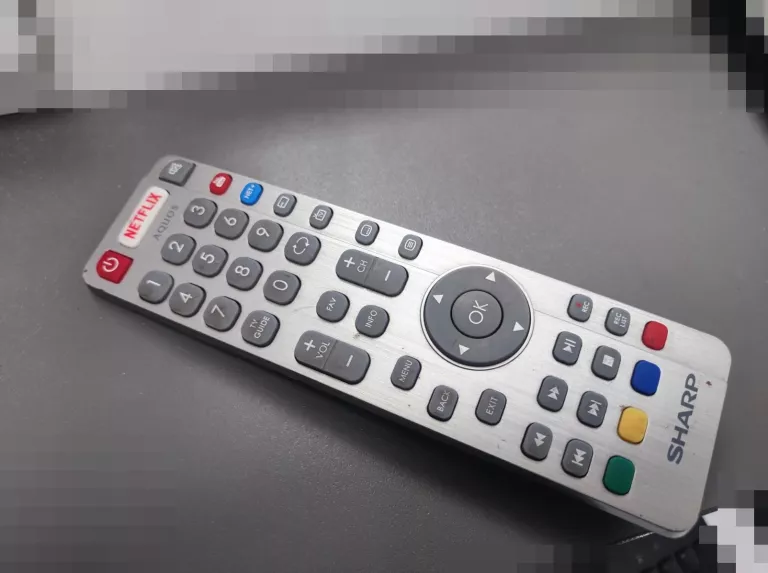 TELEWIZOR SHARP LC-40CFG6452E + PILOT. 40 CALI, NETFLIX, YOUTUBE