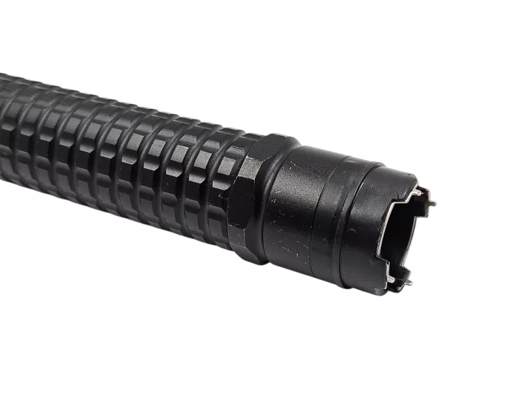 PARALIZATOR ELEKTRYCZNY PIRANHA SHOCK XTREME 8 MV Z LATARKĄ 300LM | PAŁKA