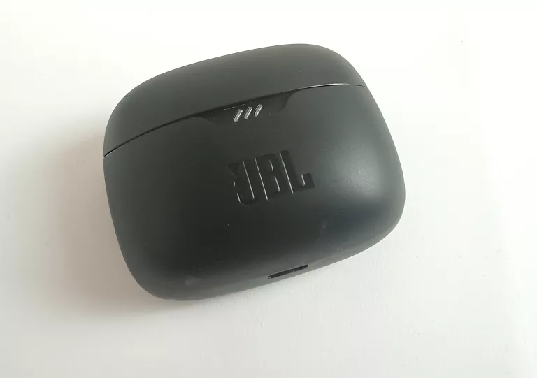 SŁUCHAWKI DOKANAŁOWE JBL TUNE BEAM PUDEŁKO
