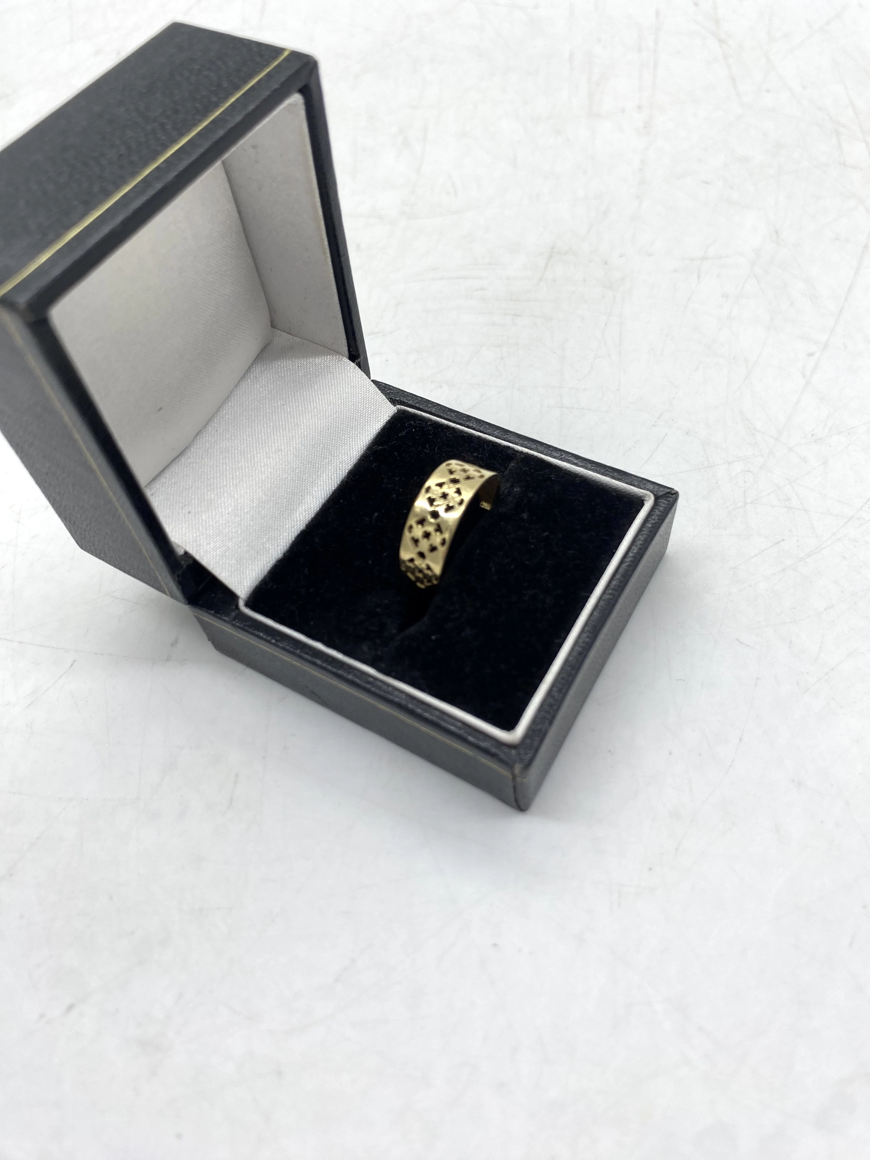 wyrob-jubilerski-uzywany-zloty-pierscionek-143-585-material-15835-2