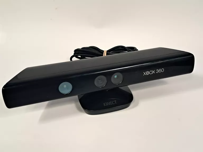 KONSOLA XBOX 360 E 320GB + KINECT