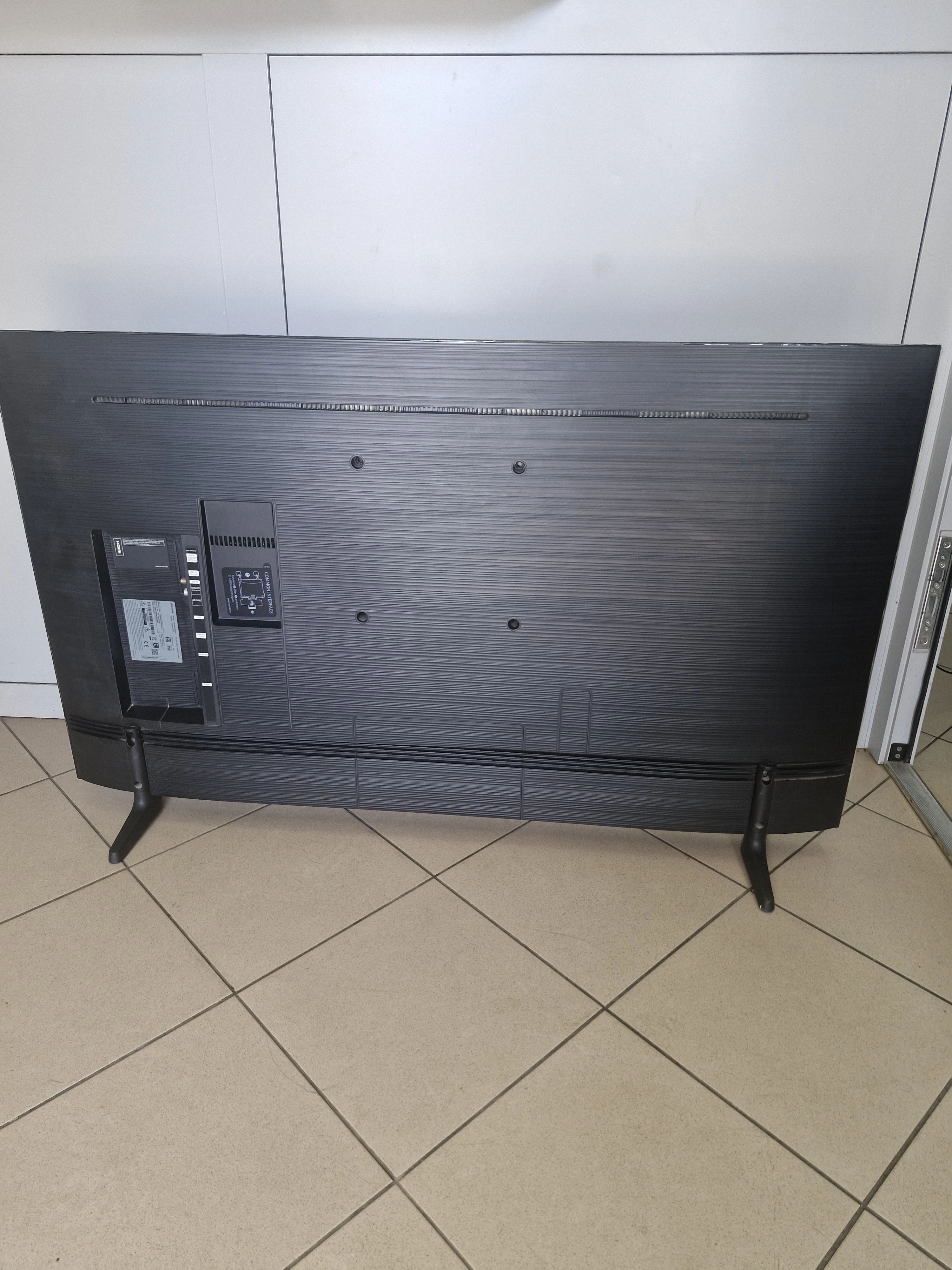 telewizor-samsung-ue50nu7092u-50-led-4k-uhd-smart-tv-przekatna-ekranu-cale-5000