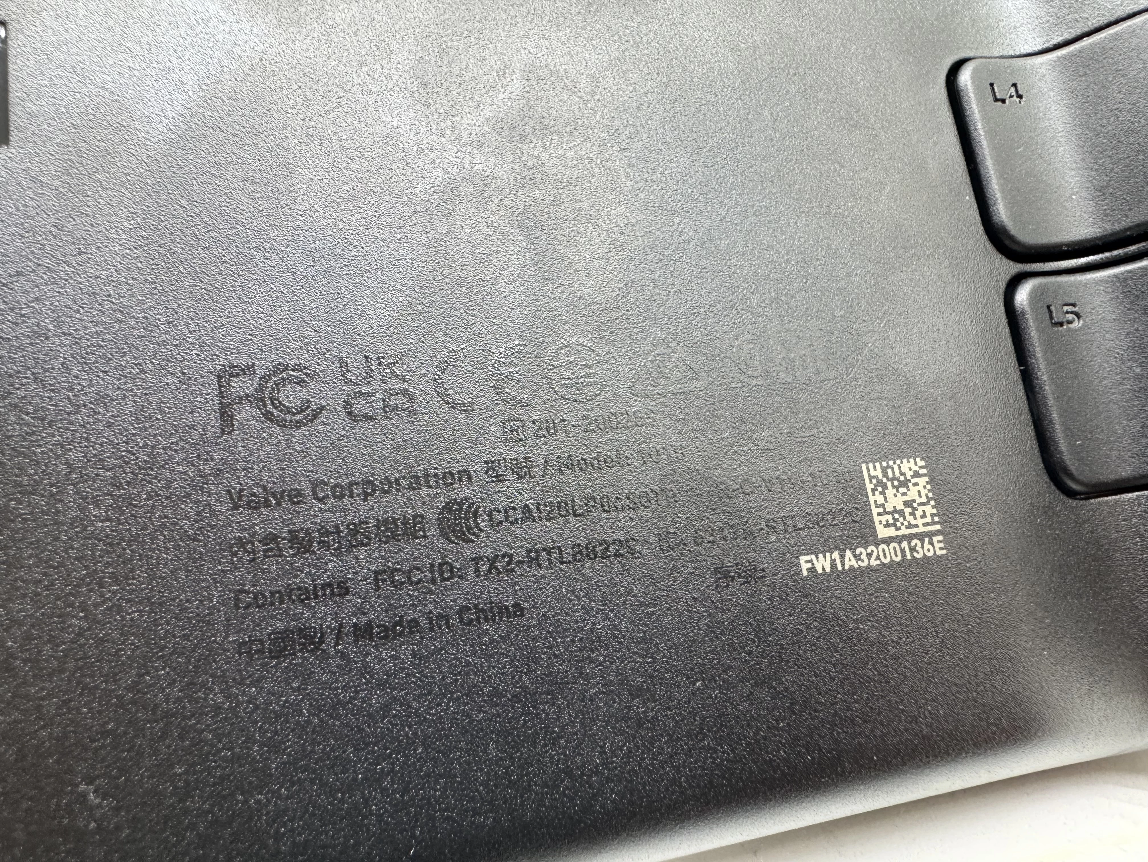 konsola-przenosna-valve-steam-deck-256gb-zestaw-gw-zlacza-205990-2