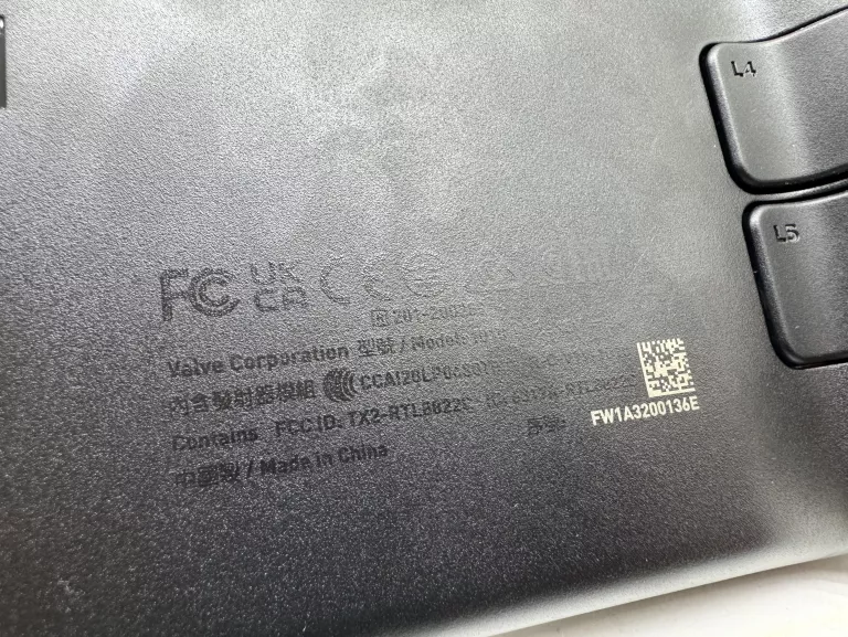 konsola-przenosna-valve-steam-deck-256gb-zestaw-gw-zlacza-205990-2