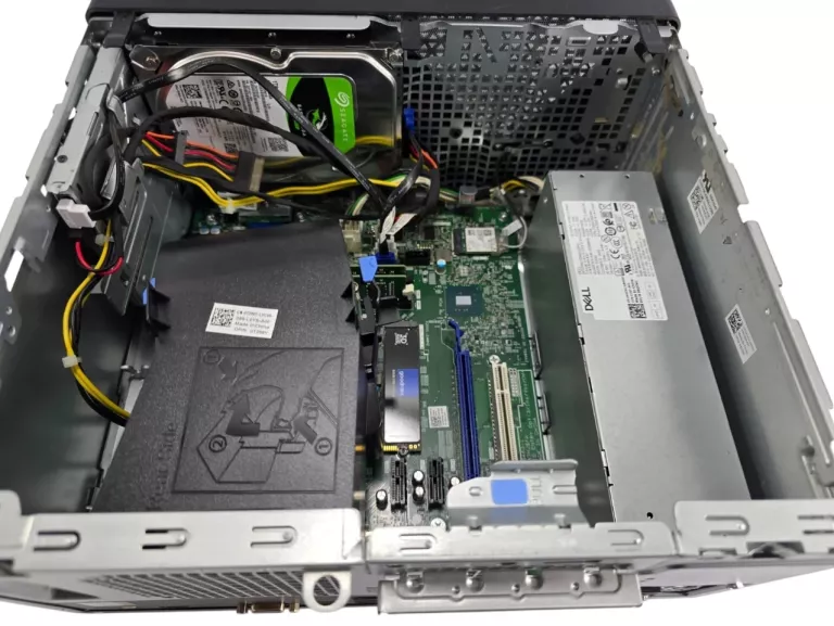 KOMPUTER DELL VOSTRO 3888 I3-10100 256 GB SSD 8 GB RAM