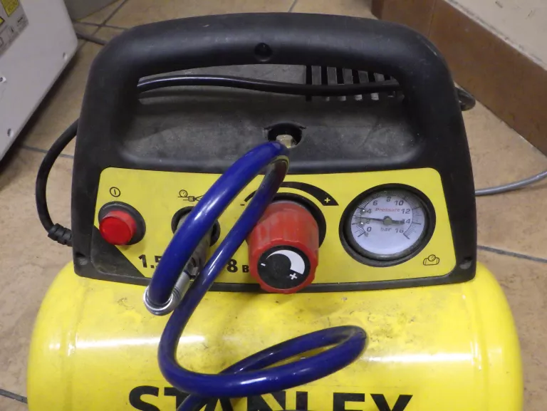 STANLEY KOMPRESOR BEZOLEJOWY SPRĘŻARKA 6L 8 BAR