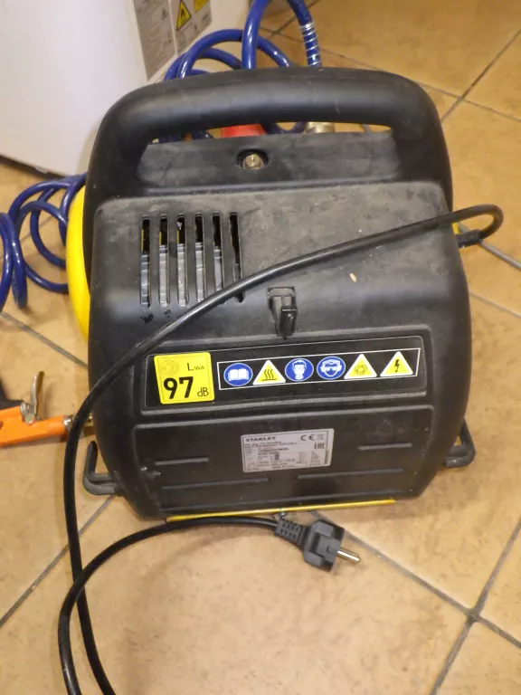 STANLEY KOMPRESOR BEZOLEJOWY SPRĘŻARKA 6L 8 BAR