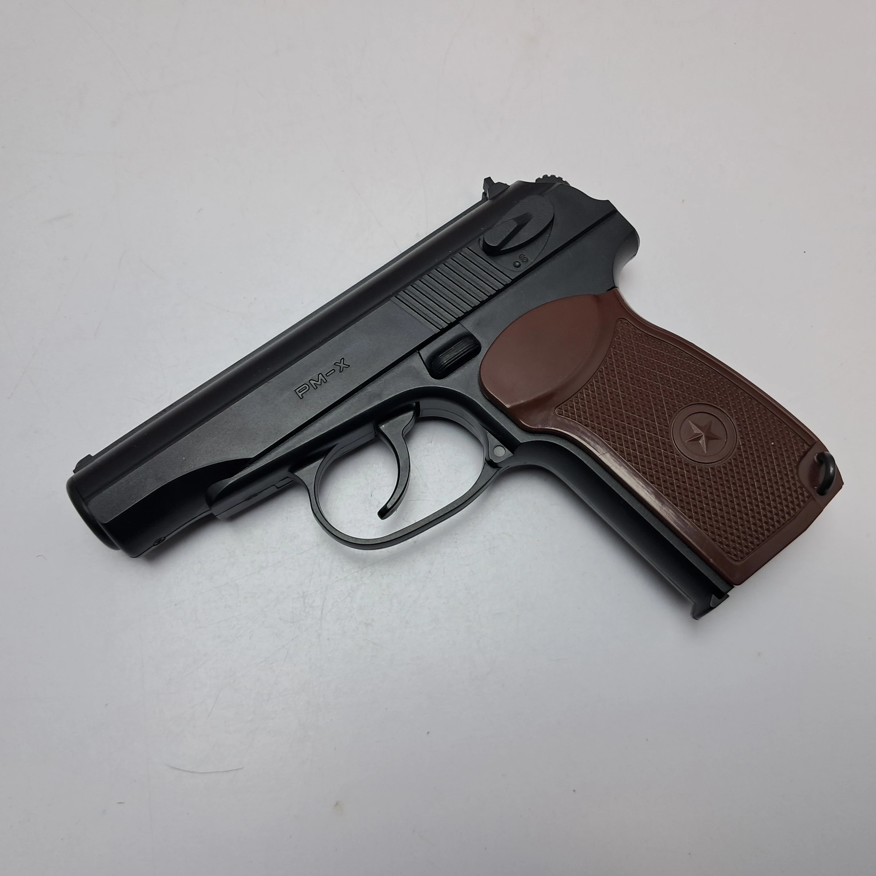 pistolet-pm-x-45-mm-ean-gtin-0637902710487