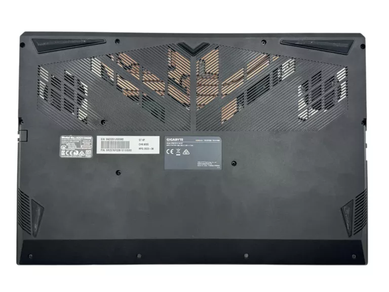 LAPTOP GIGABYTE G7 KF RC57 17,3'' I5-12500H 16GB RAM 512GB SSD RTX4060