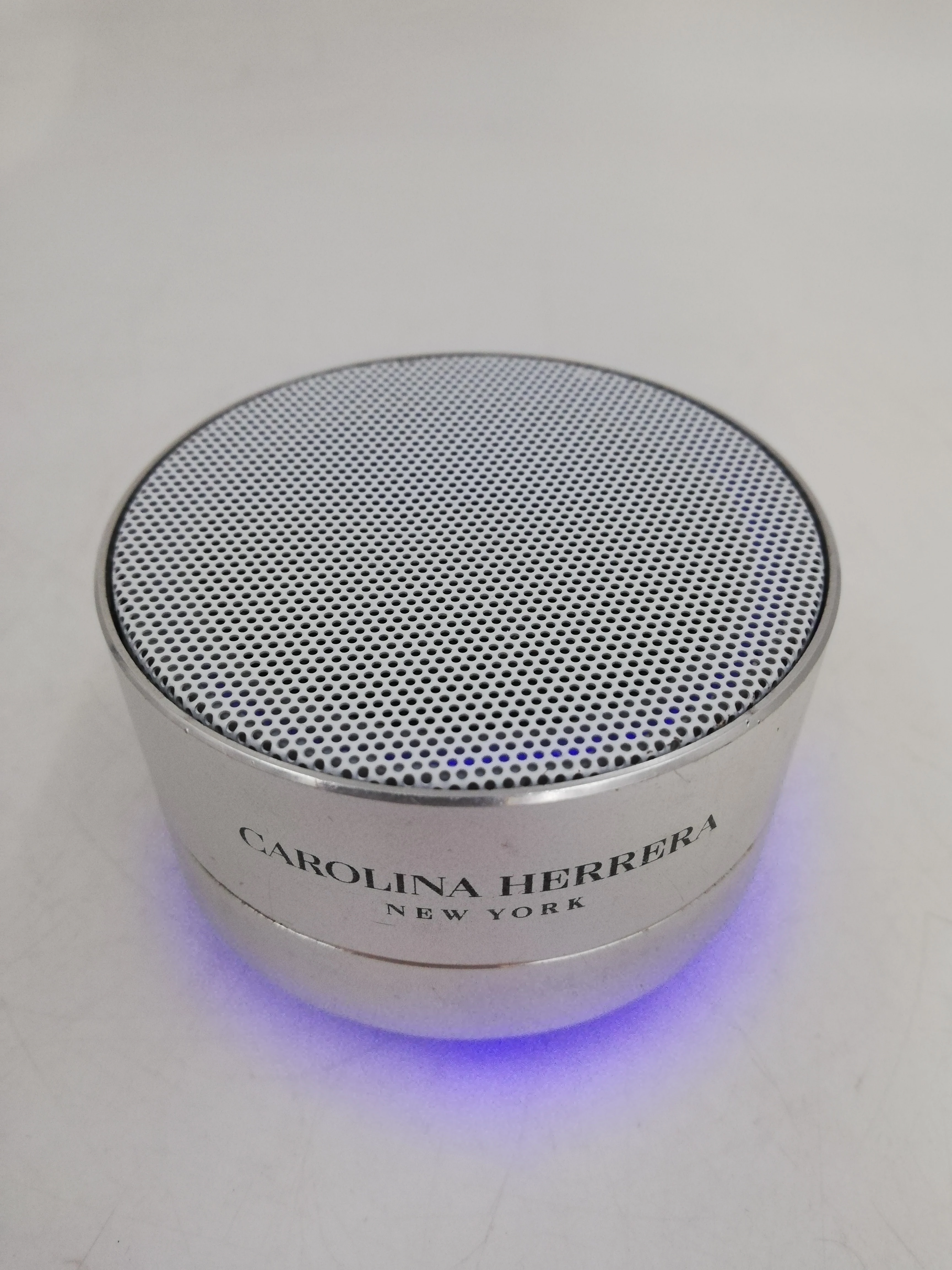 glosnik-przenosny-bt-carolina-herrera-plac-wolnosci-7-mogilno