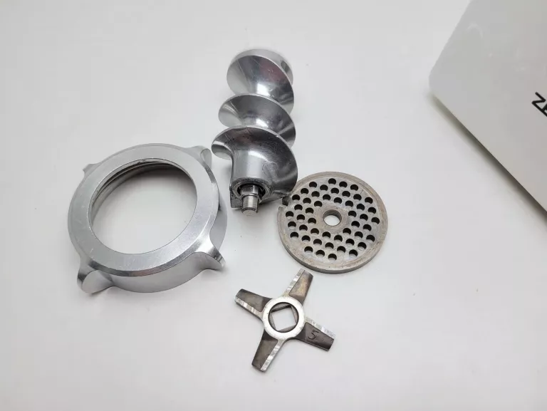 maszynka-do-mielenia-miesa-zelmer-zmm0815w-product-id-61866e6f-b759-4e9f-a933-0b32bc87640c