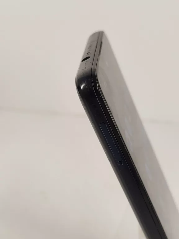 SMARTFON MOTOROLA MOTO G60 6 GB / 128 GB 4G (LTE) CZARNY