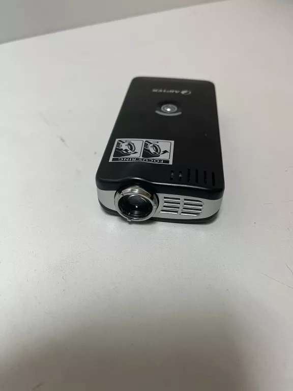 aiptek-pocketcinema-t10-pico-projector-stan-11323-2