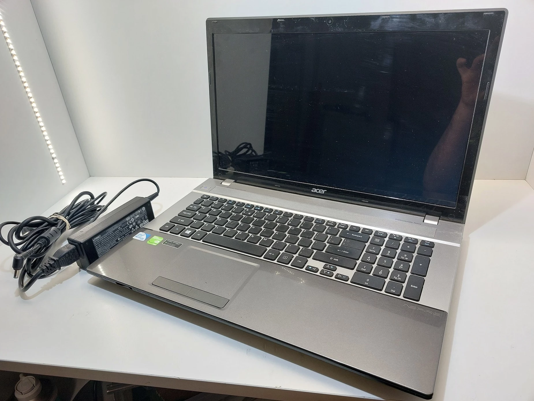 laptop-acer-aspire-v3-731g-4gb-ram-500gb-dysk-geforce-710m-win10-kod-producenta-nxmpfep078