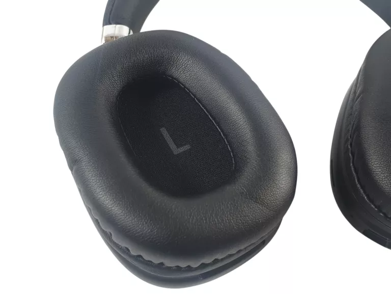 SŁUCHAWKI NAUSZNE GUESS BLUETOOTH 5.3 METALLIC TRIANGLE LOGO CZARNY
