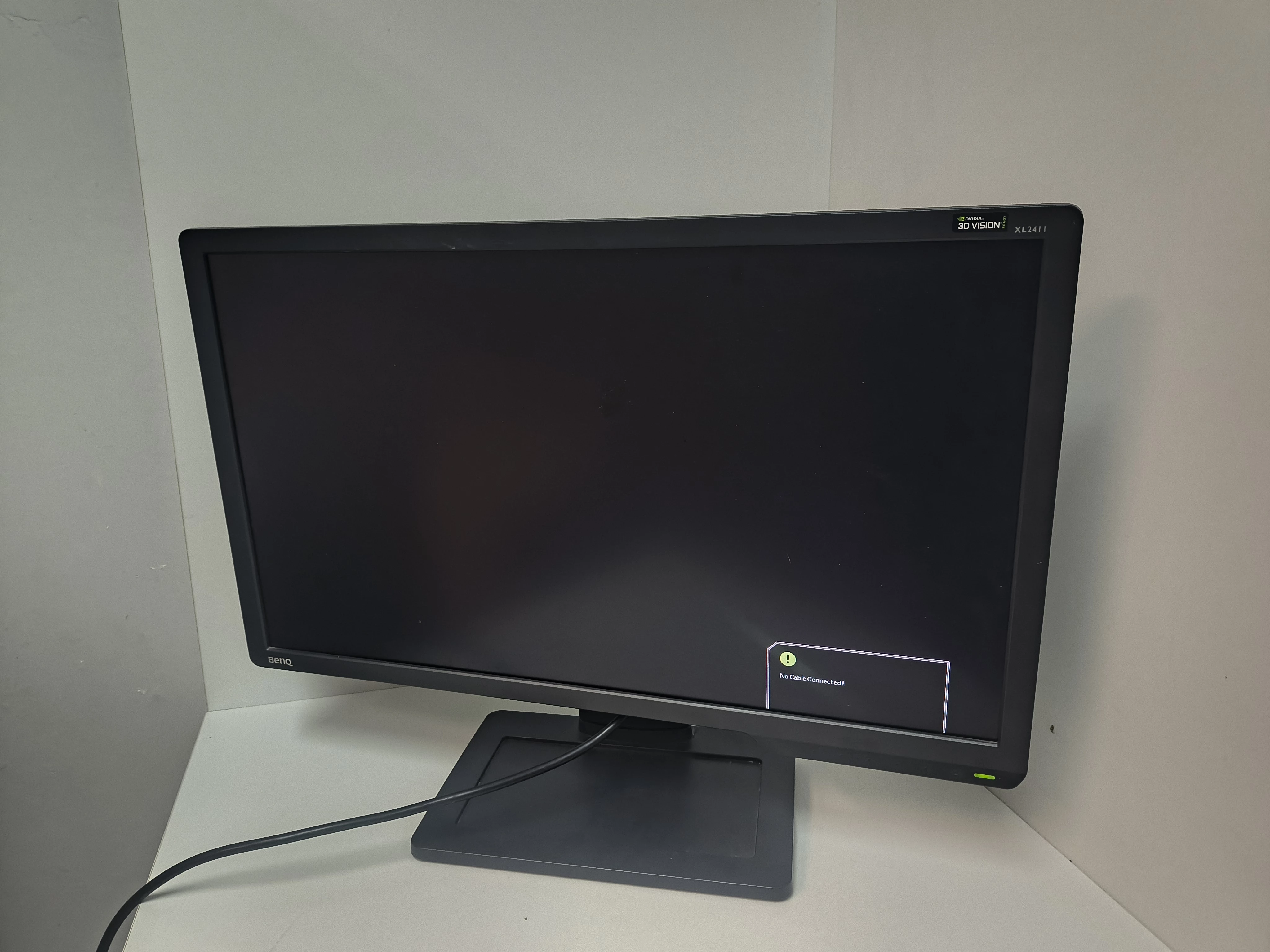 monitor-benq-xl2411-przekatna-ekranu-cale-2400
