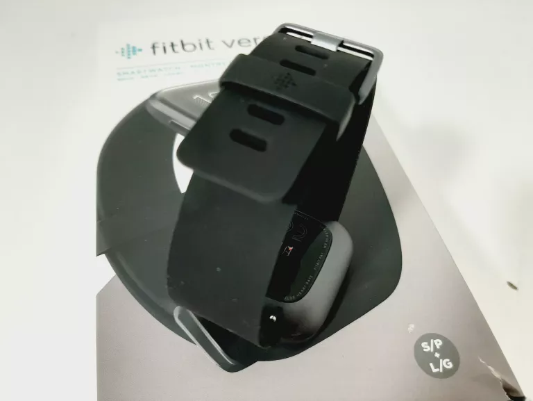 smartwatch-fitbit-versa-2-szerokosc-koperty-4000
