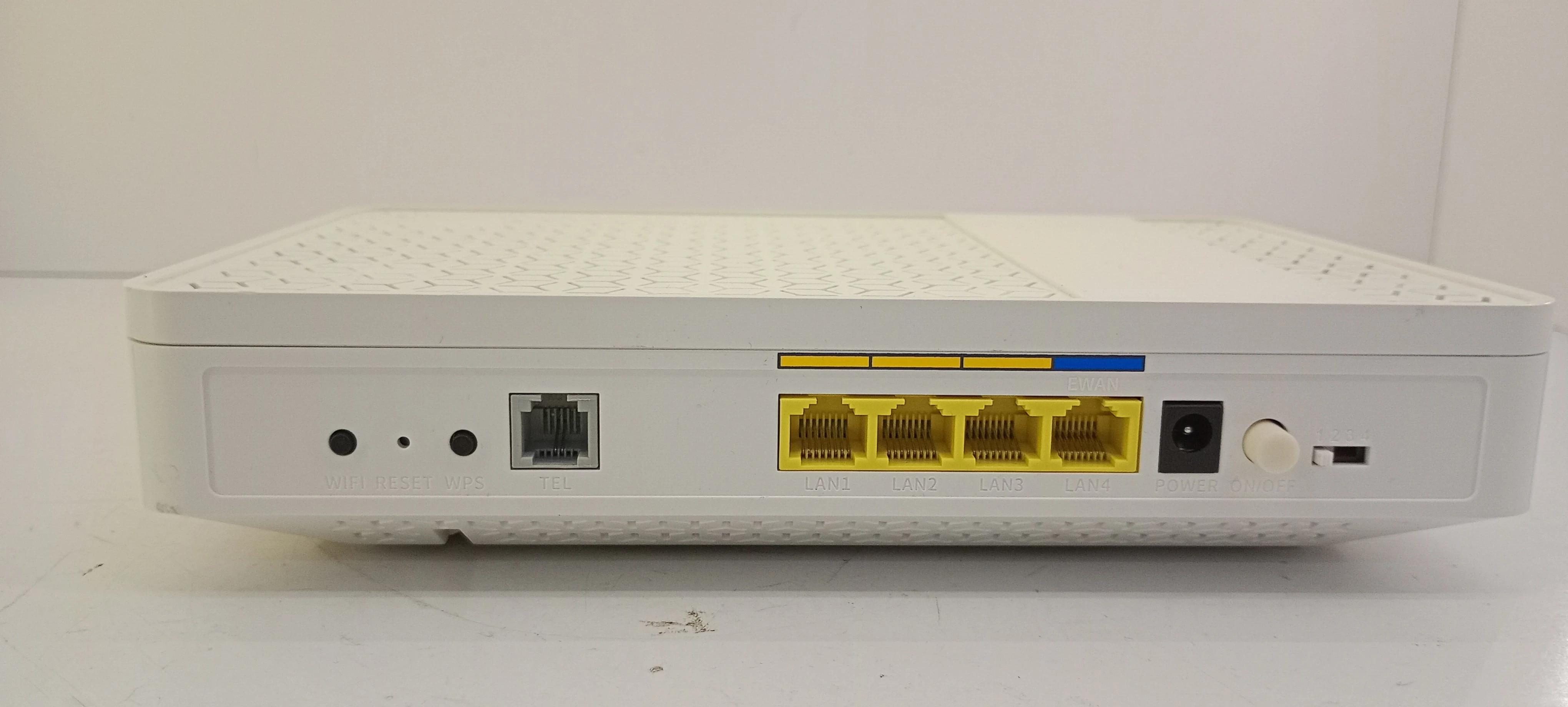 router-halny-hl-4gxv-f-ont-gpon-wifi-6-voip-stan-11323-2
