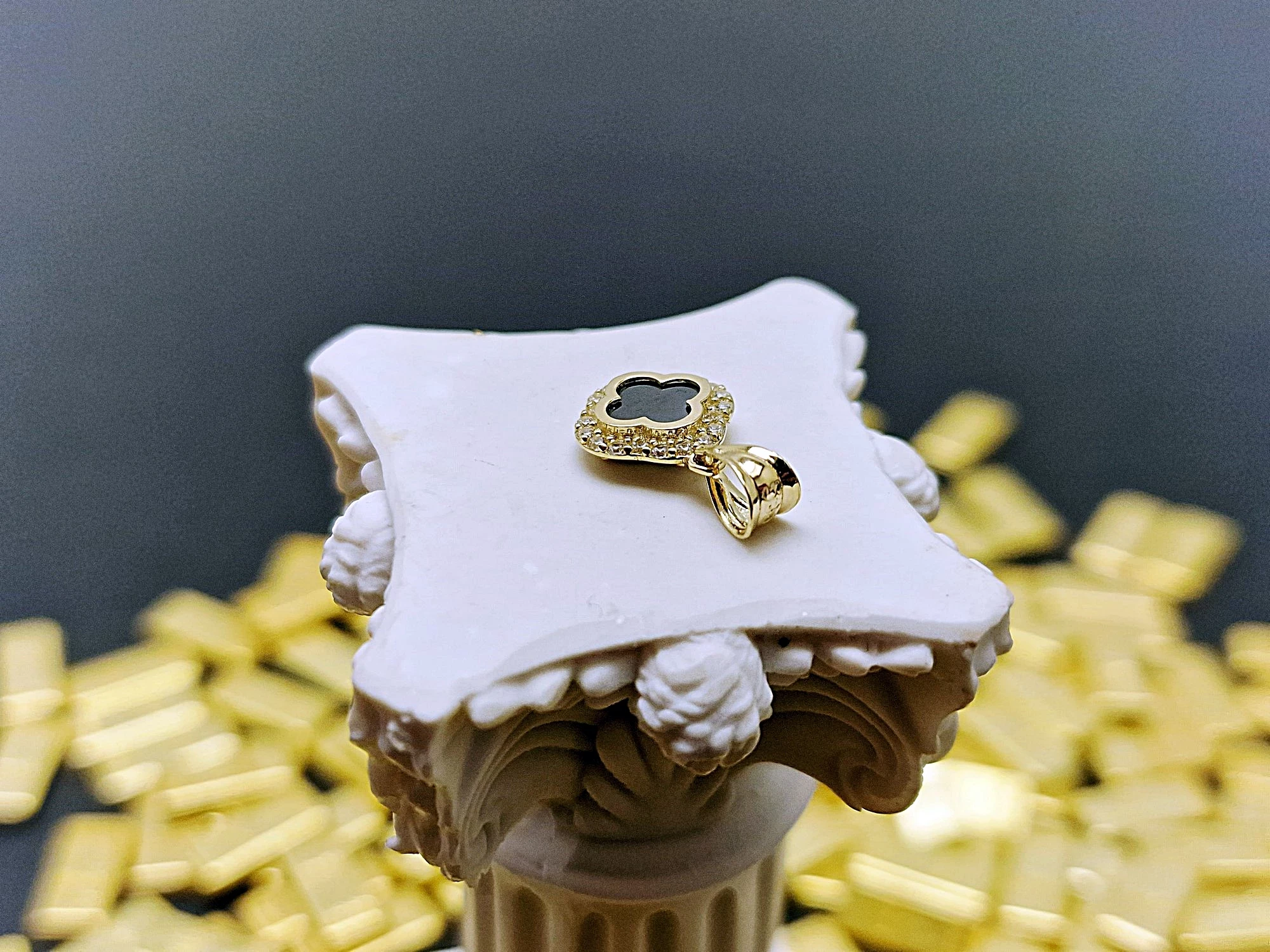 zlota-zawieszka-z-czarnym-oczkiem-585-083g-rodzaj-2205-16