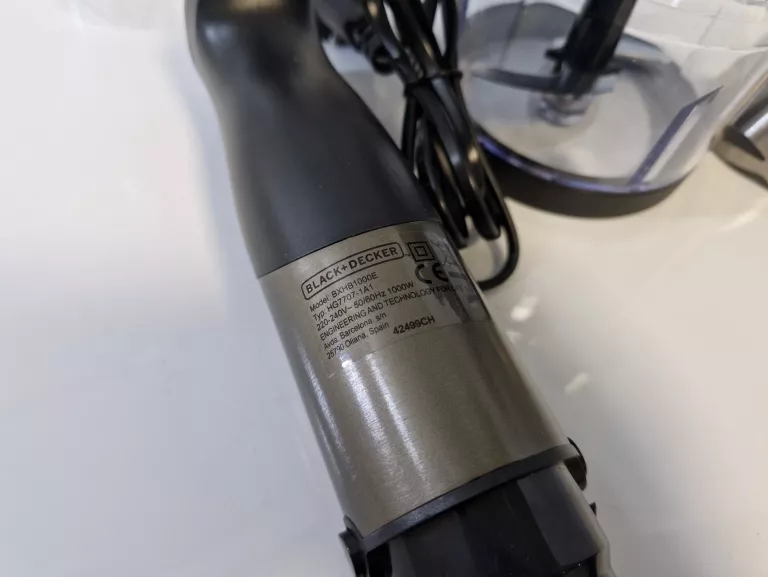 BLENDER RĘCZNY BLACK+DECKER BXHBA1000E 1000W OPIS