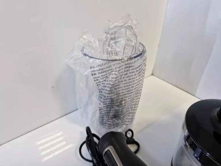 blender-reczny-blackdecker-bxhba1000e-1000w-opis-zalaczone-wyposazenie-206806-8