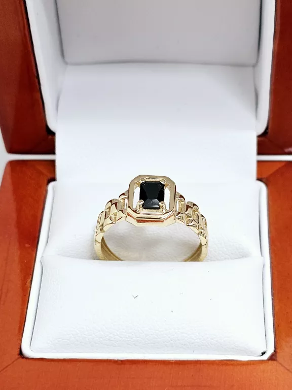 ZŁOTY PIERŚCIONEK ONYX  2,63G  585  R:13