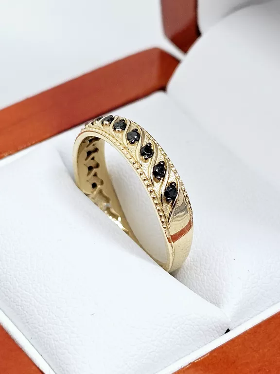ZŁOTY PIERŚCIONEK ONYX 2,12G 585 R:15
