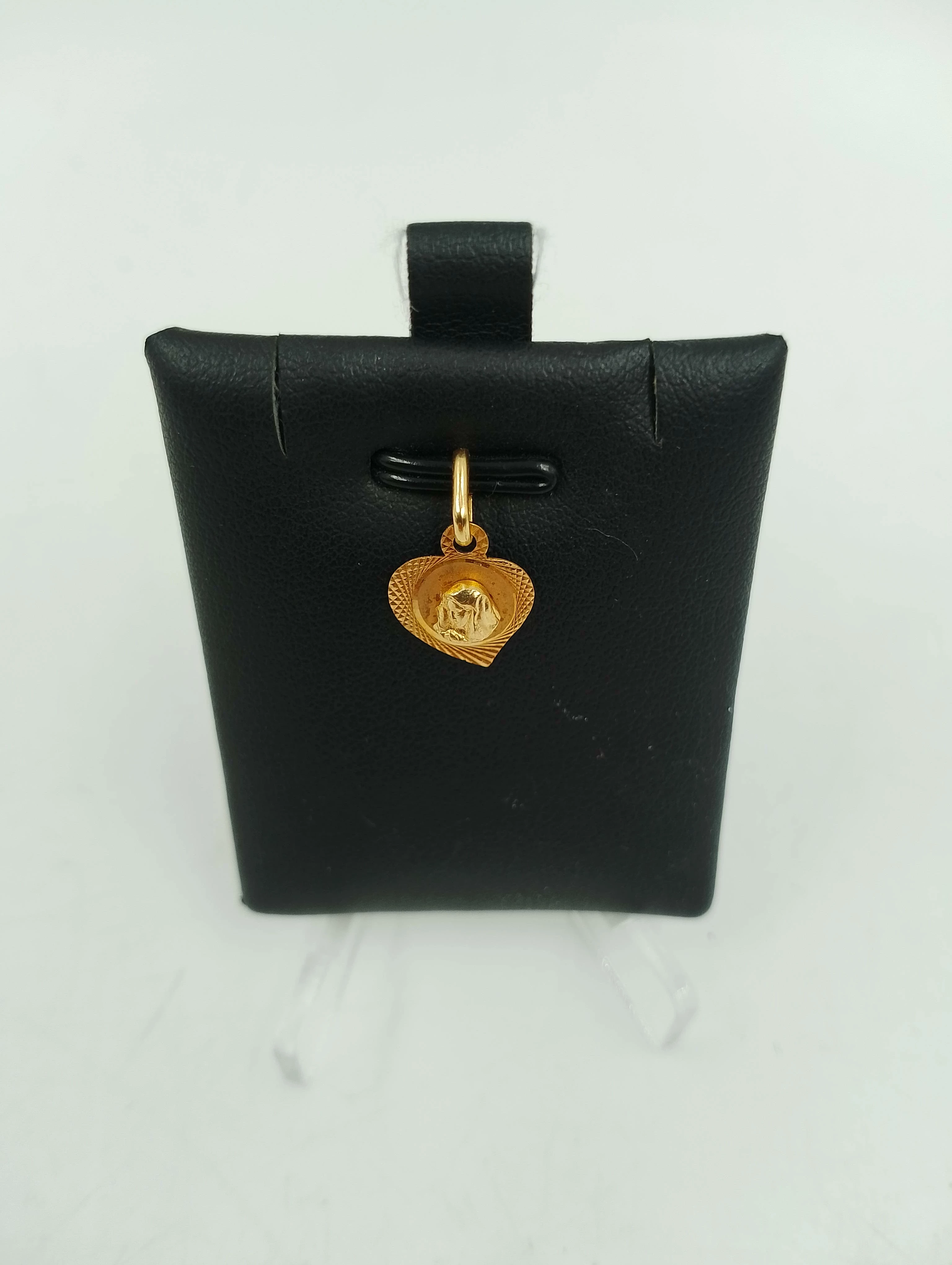 zawieszka-ze-zlota-z-matka-boska-zwyciestwa-8-koszalin