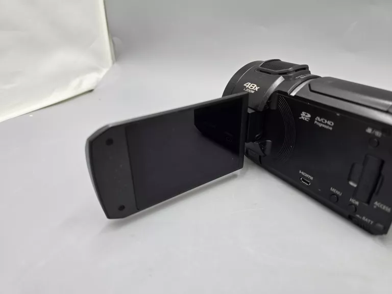 PANASONIC HC-V900 KAMERA CYFROWA HD MATRYCA MOS BSI 1/2,5 KOMPLET NO