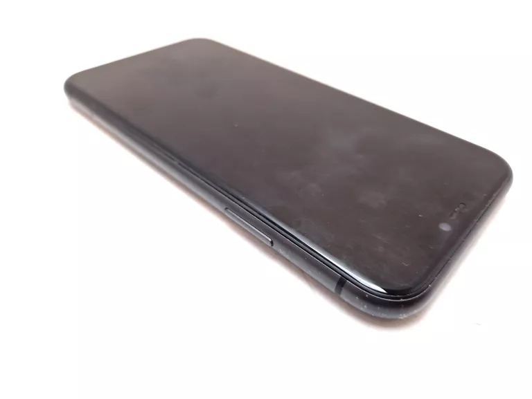SMARTFON APPLE IPHONE 11 4 GB / 128 GB 4G (LTE) CZARNY 80 % BAT