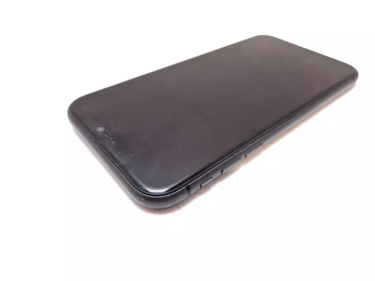 SMARTFON APPLE IPHONE 11 4 GB / 128 GB 4G (LTE) CZARNY 80 % BAT