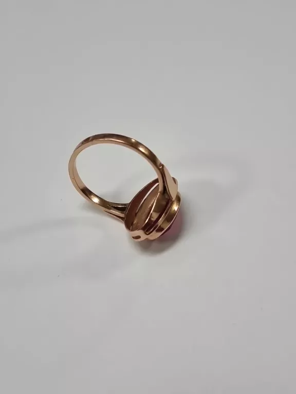 PIERŚCIONEK Z CZERWONYM OCZKIEM P583 17" 4,52G