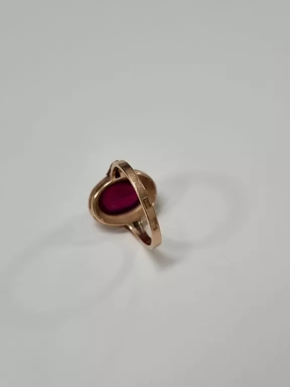 PIERŚCIONEK Z CZERWONYM OCZKIEM P583 17" 4,52G
