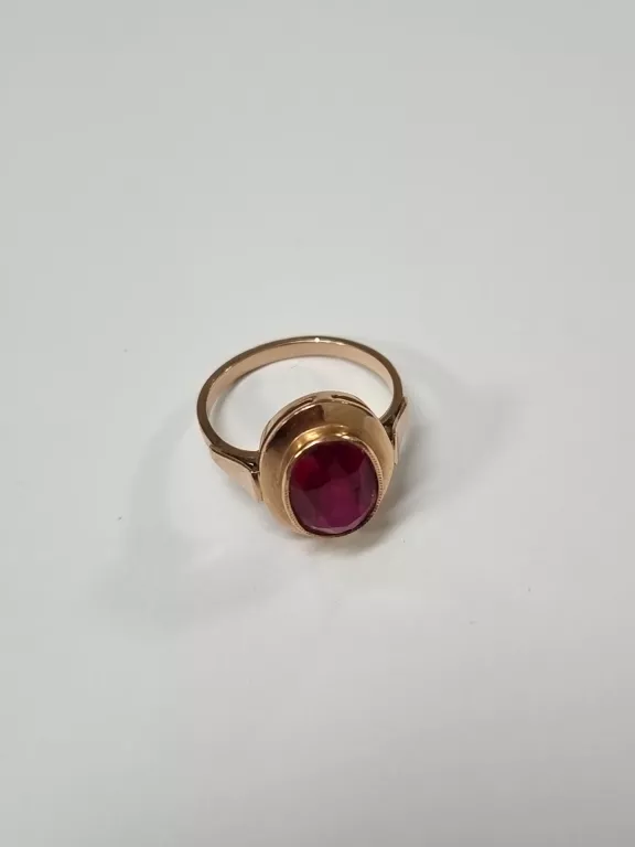 PIERŚCIONEK Z CZERWONYM OCZKIEM P583 17" 4,52G