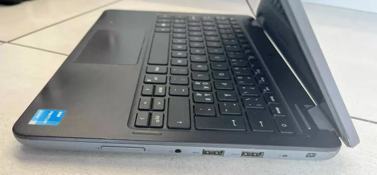 LAPTOP DELL LATITUDE 3120 8GB/WINDOWS 11 HOME