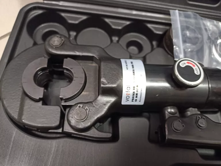 ZACISKARKA HYDRAULICZNA PRASKA DO RUR PEX TYPTH 16-32MM + MATRYCE + WALIZK
