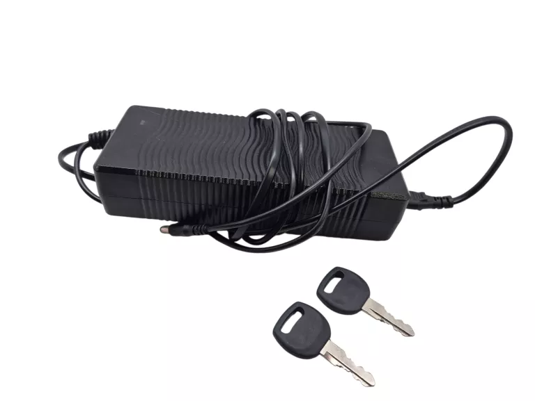 POJAZD ELEKTRYCZNY KUKIRIN G4 2000W 60V 20AH 70KM/H 11" + KLUCZ/ŁAD