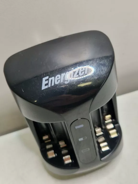 ŁADOWARKA ENERGIZER PRO DO AKUMULATORKÓW AAA R3 AA R6