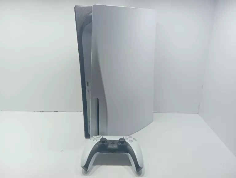 KONSOLA PS5 Z PADEM