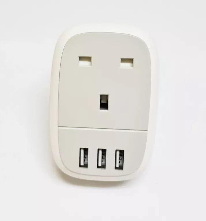 UNIWERSALNA PRZEJŚCIÓWKA ADAPTER GNIAZDA  UK  ŁADOWARKA USB
