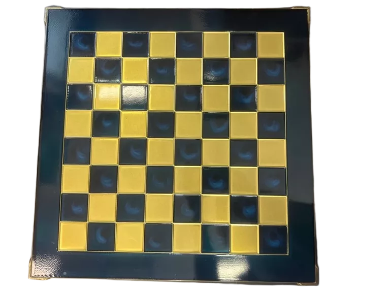 ELEGANCKIE SZACHY Z OKRESU GRECKO-RZYMSKIEGO MANOPOULOS 36CM X 36CM
