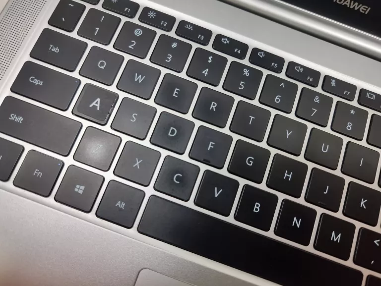 HUAWEI MATEBOOK D14 RYZEN5 8/256GB