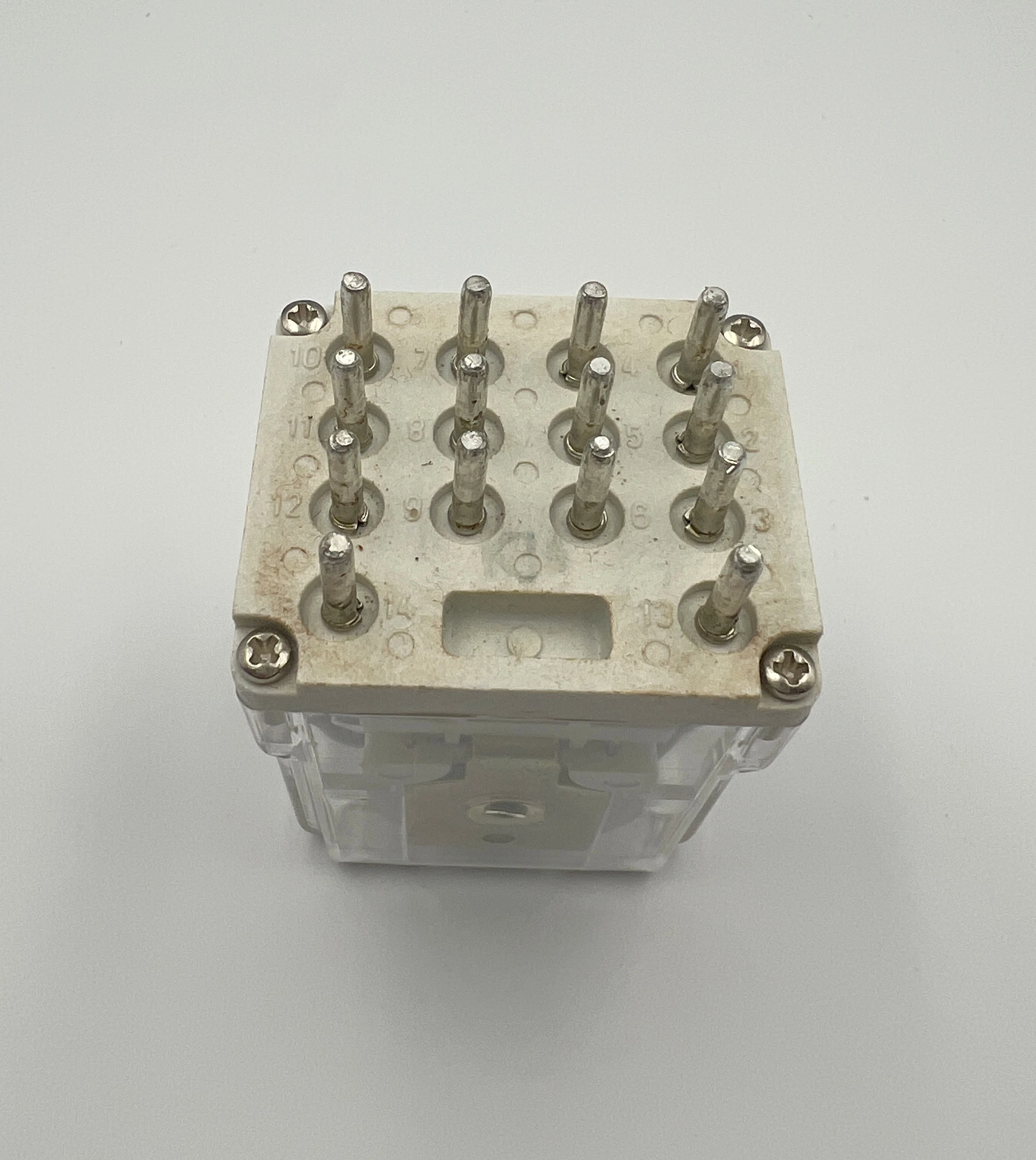 przekaznik-r15-1014-23-1040-kod-producenta-863948