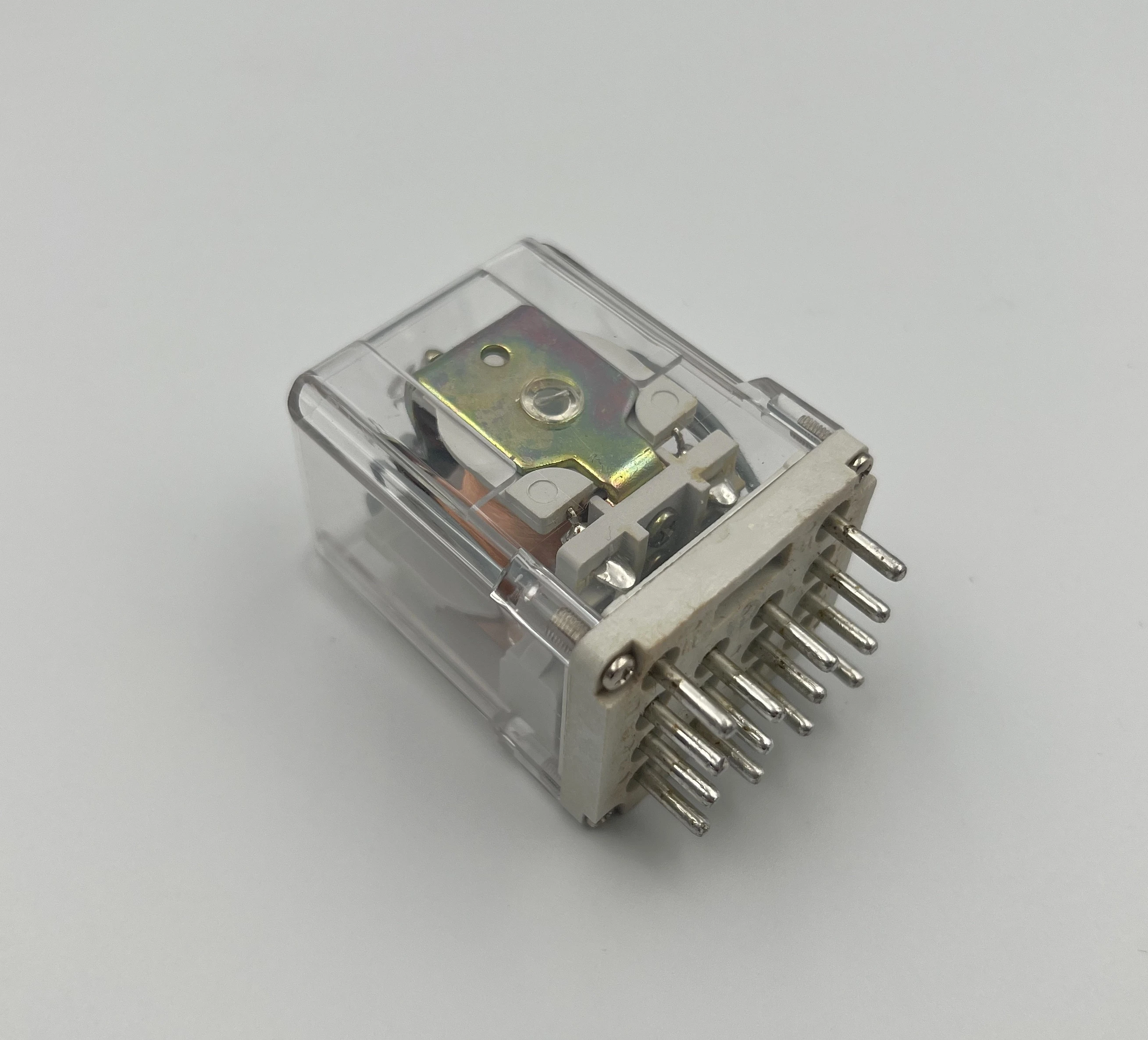 przekaznik-r15-1014-23-1040-rodzaj-129912-4