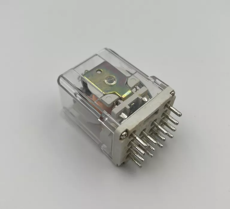 przekaznik-r15-1014-23-1040-rodzaj-129912-4