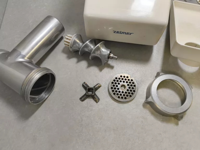 MASZYNKA DO MIĘSA ZELMER 586.5A