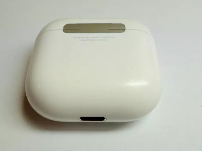 SŁUCHAWKI APPLE AIRPODS 4